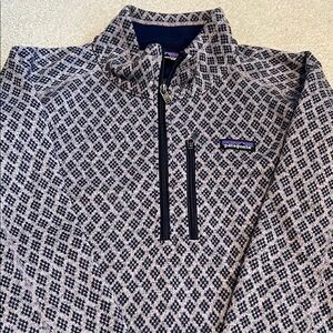 Patagonia Navy and Gray Knit Pullover